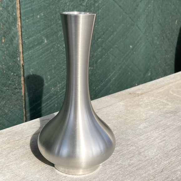 Royal Selangor | Hand Finished Generic Collection Pewter Bud Vase - Picture 1 of 14